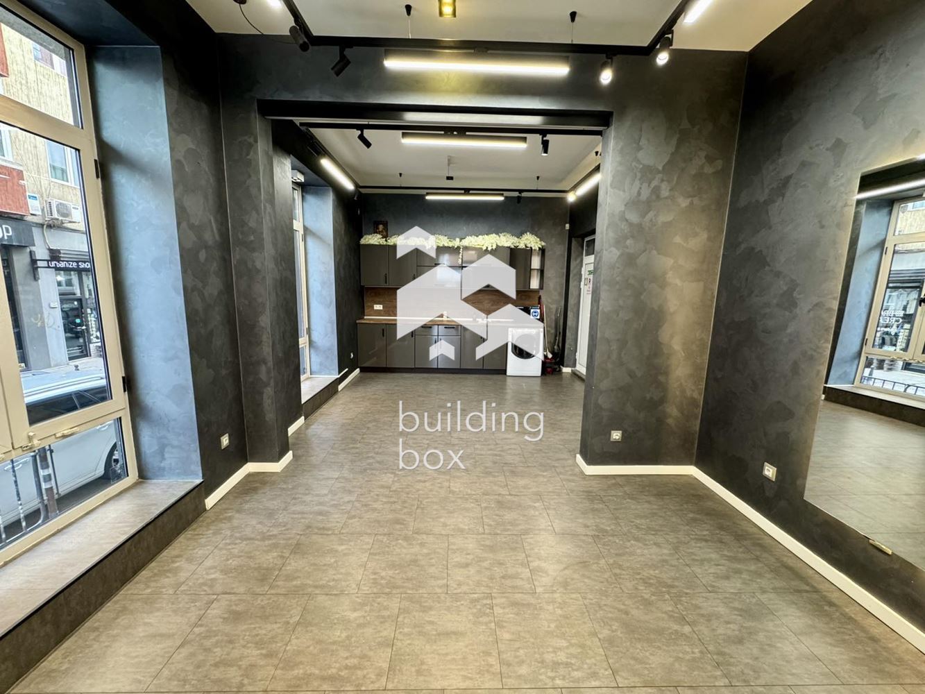 Салон за красота в идеален център