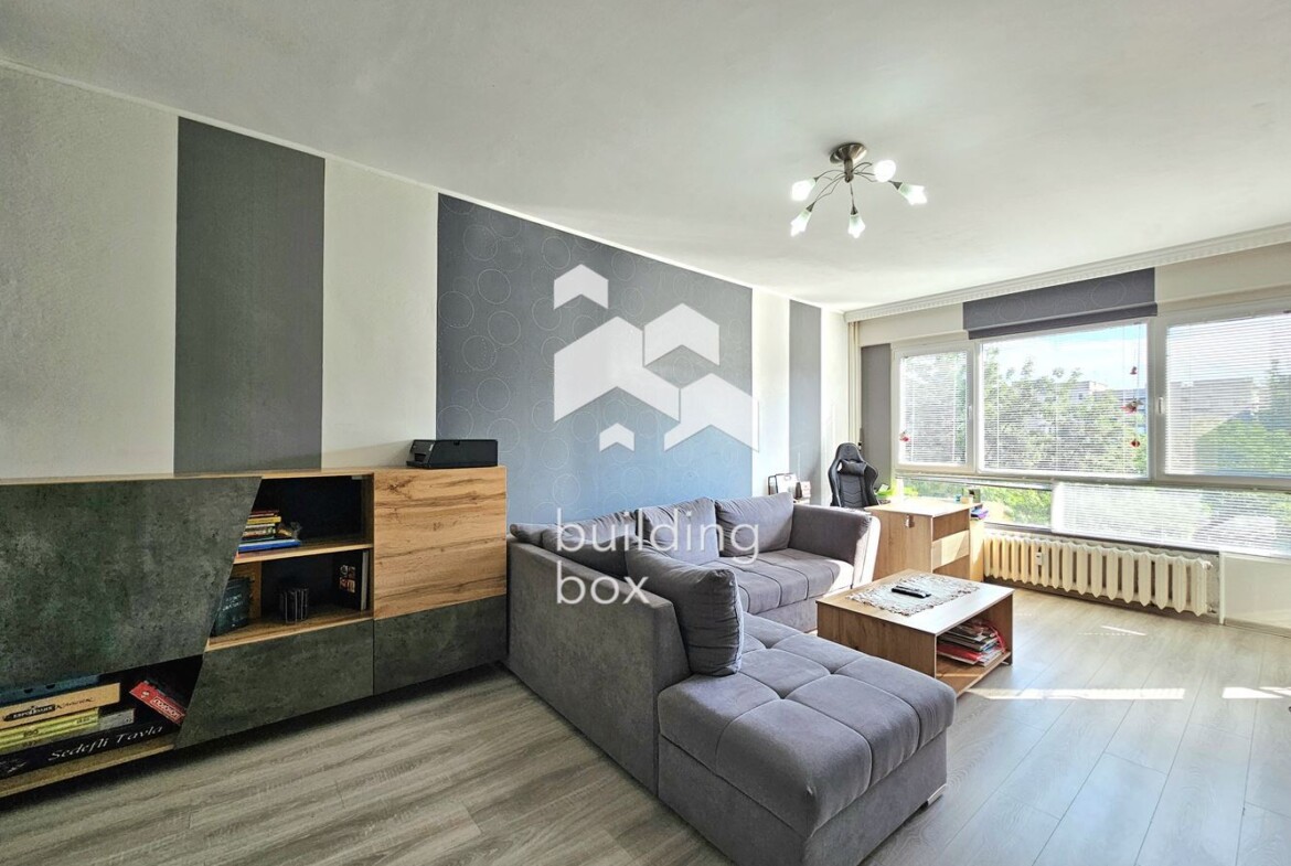 Обзаведен тристаен апартамент - кв. Люлин 3 - 0