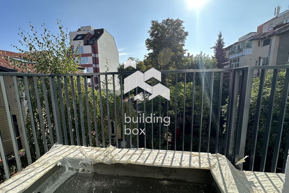 Тристаен апартамент в Център - 0