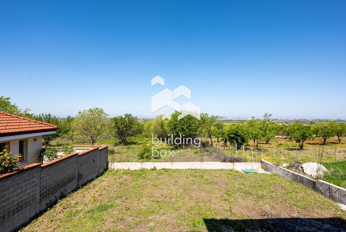 Триетажна къща - с. Марково - 0