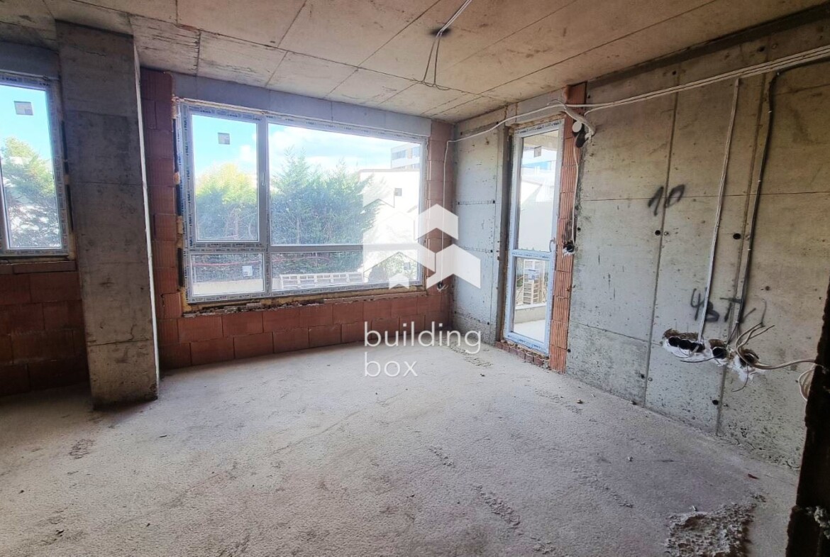 Двустаен източен апартамент в сграда с Акт 14! - 0