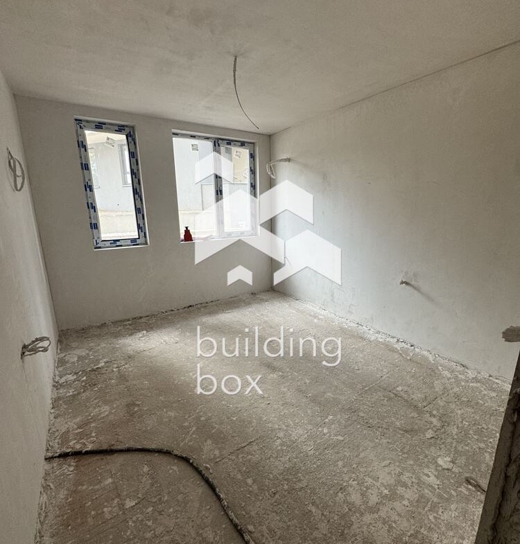 Продава тристаен апартамент в Малинова долина - 0