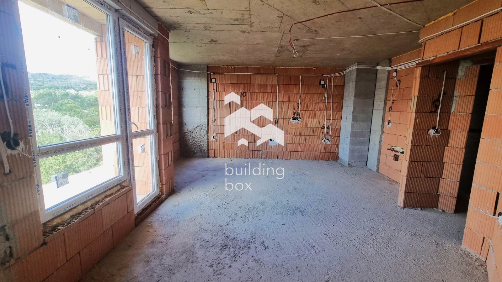 Двустаен западен апартамент до парк "Възраждане" - 0