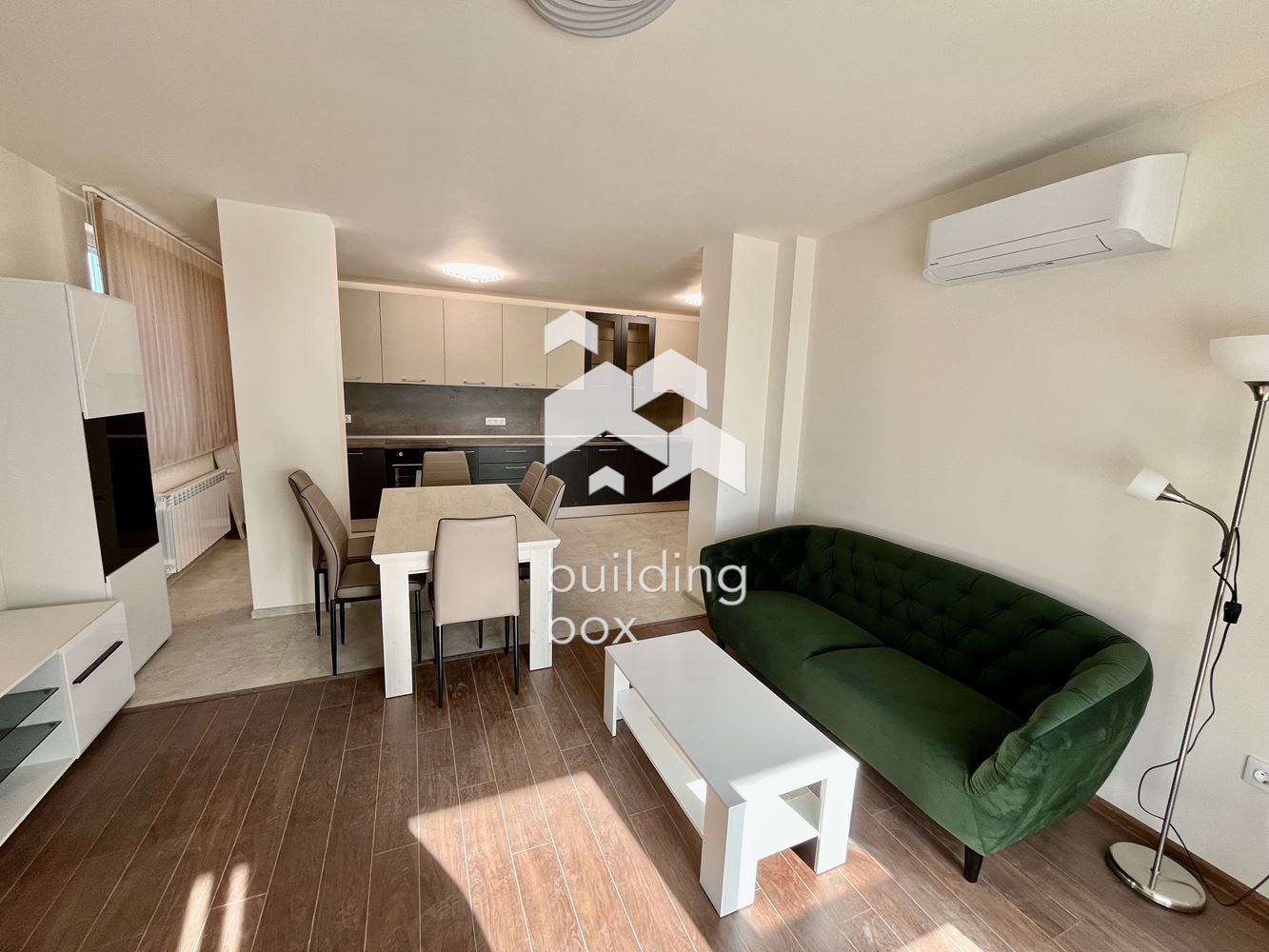 Чисто нов тристаен апартамент, ул. Флора