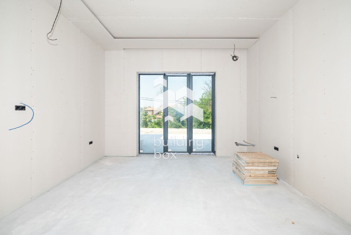 Къща на 12 км от гр. Пловдив - с. Чешнегирово - 0