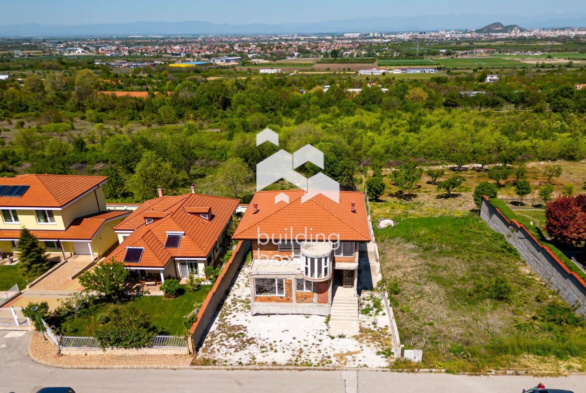 Триетажна къща - с. Марково - 0