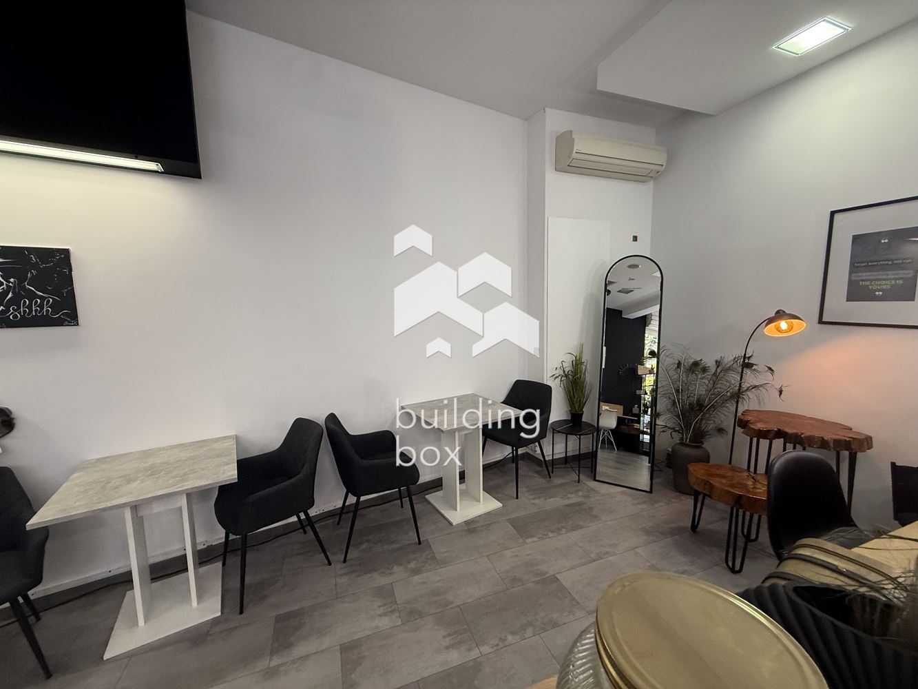 Търговско помещение, Младост 1А - 0