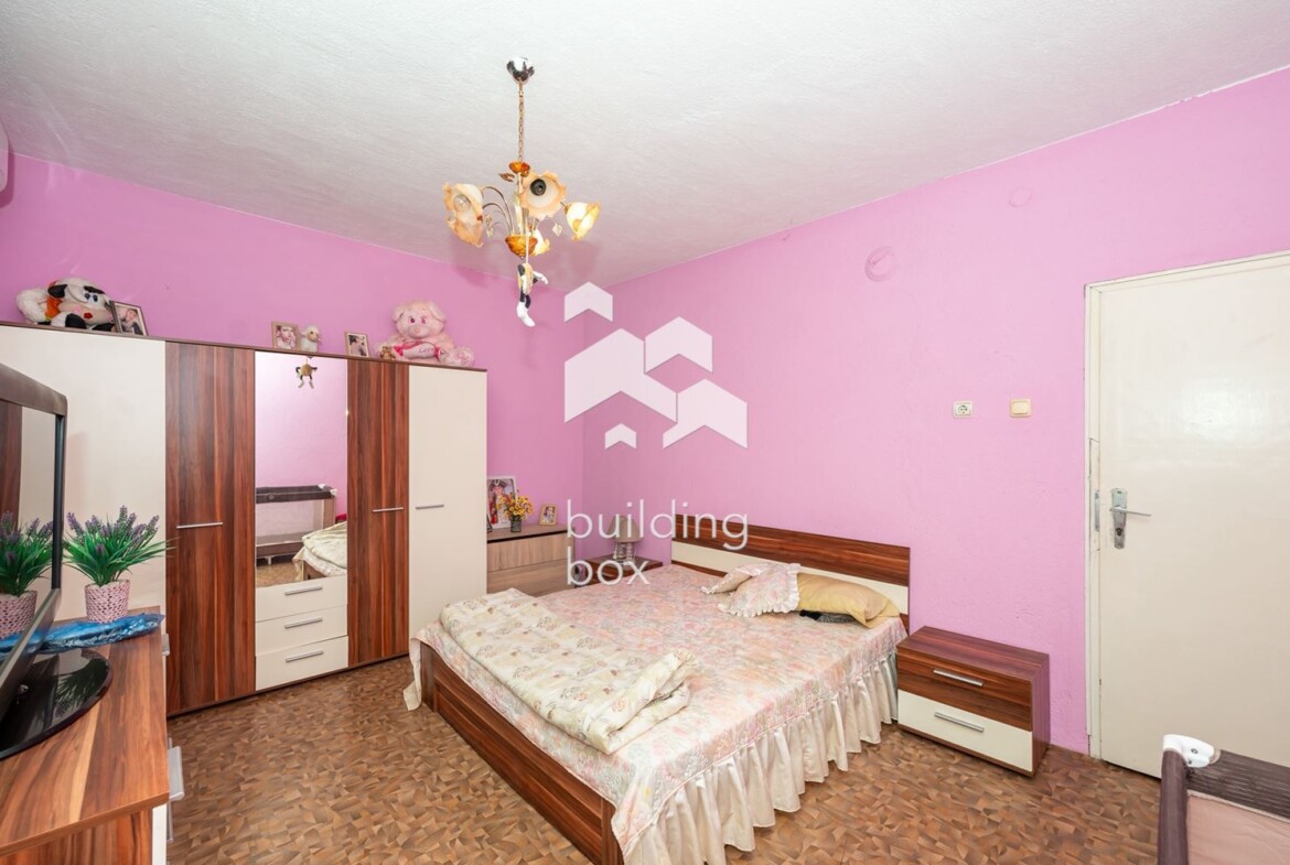 Двуетажна къща - с. Труд - 0