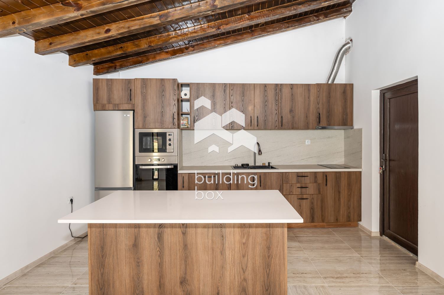 Луксозен имот в с. Старосел - 0