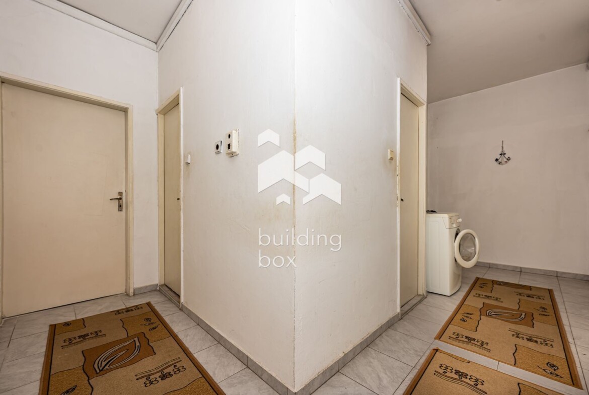 Тристаен апартамент в южната част на гр. Пловдив - 0