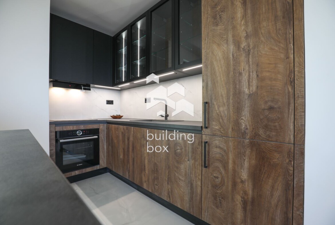 Чисто нова, висококачествена къща с неповторими гледки, собствена гора и фитнес - 0