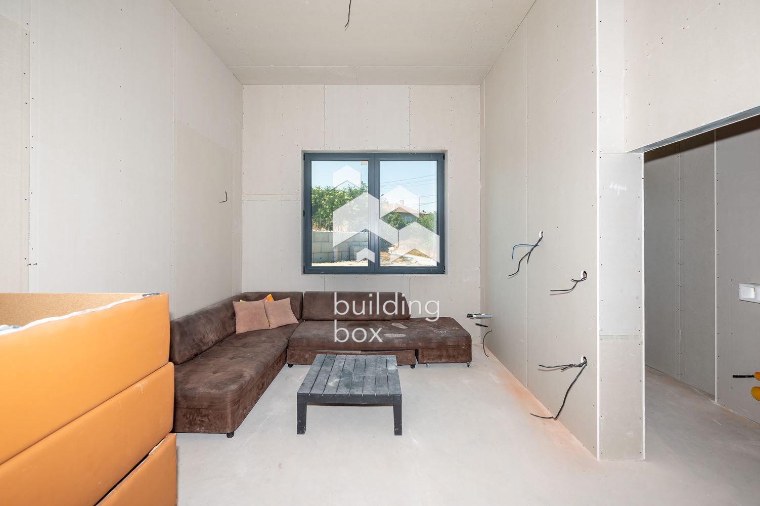 Къща на 12 км от гр. Пловдив - с. Чешнегирово - 0