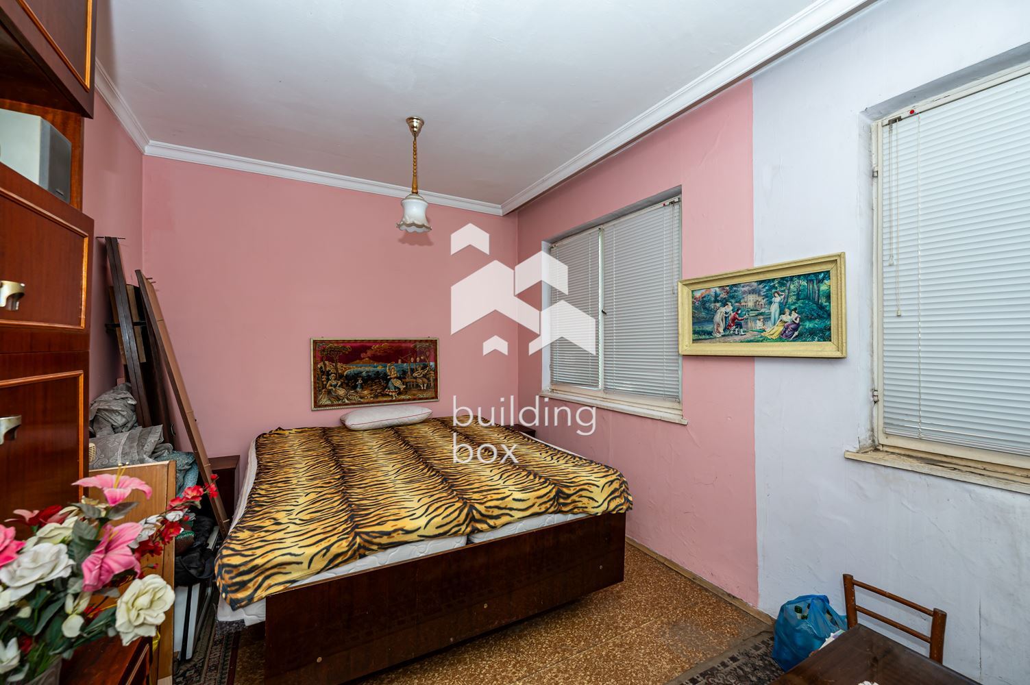 Тристаен апартамент до Събота пазара - 0