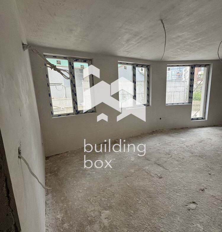 Продава тристаен апартамент в Малинова долина - 0