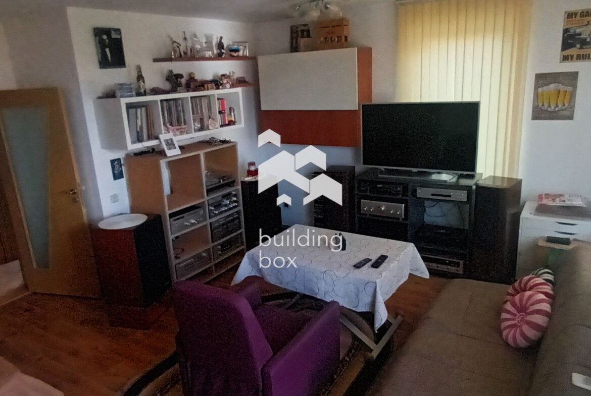 Продава 2-стаен апартамент в идеалния Център на София с включено паркомясто. - 0