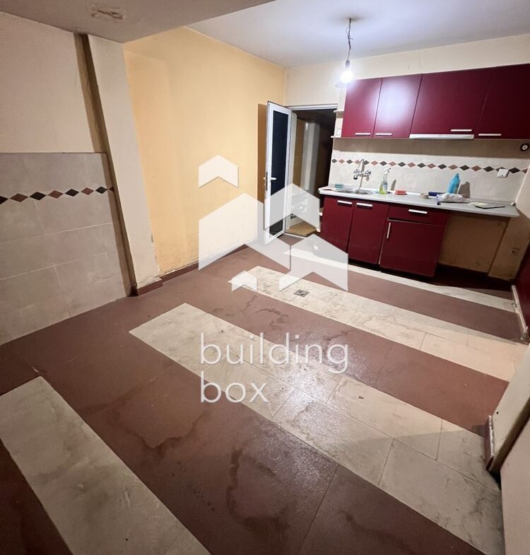 Търговско помещение на две нива - 0