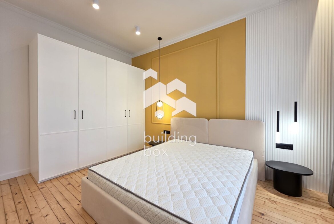 Тристаен апартамент в идеален Център - 0