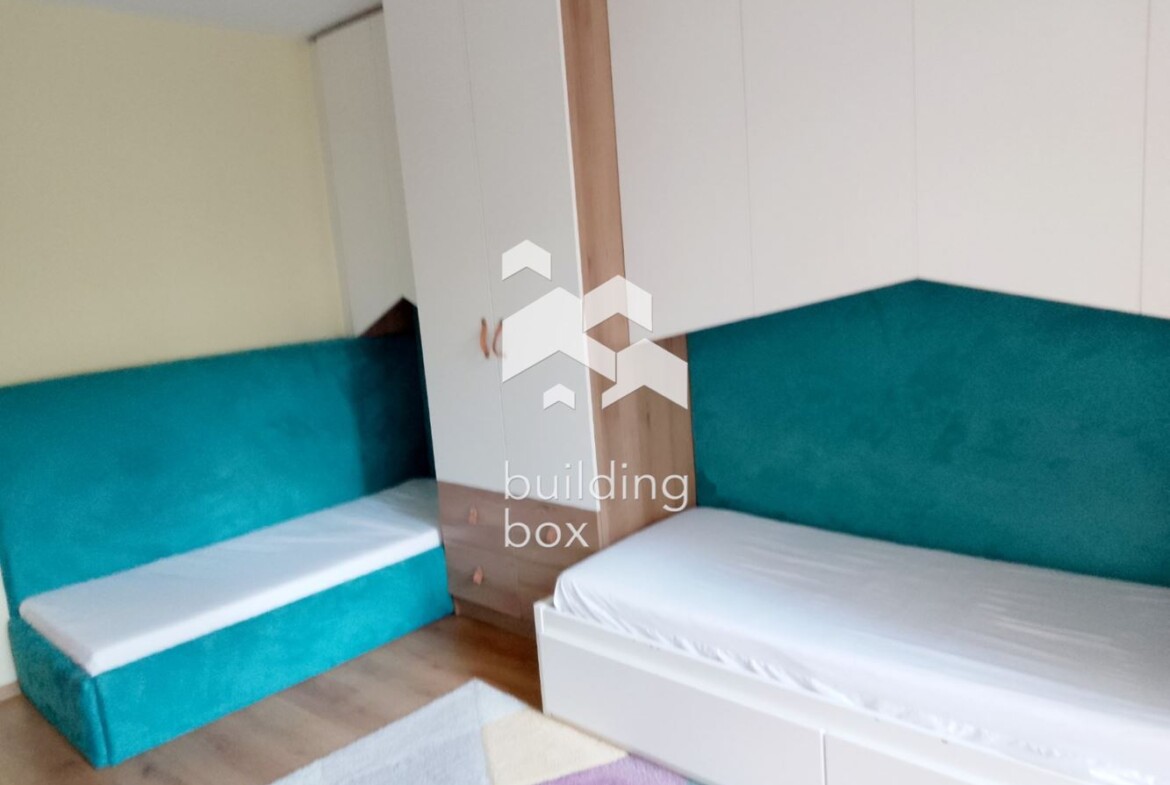 Уютен тристаен апартамент в кв. Оборище - 0