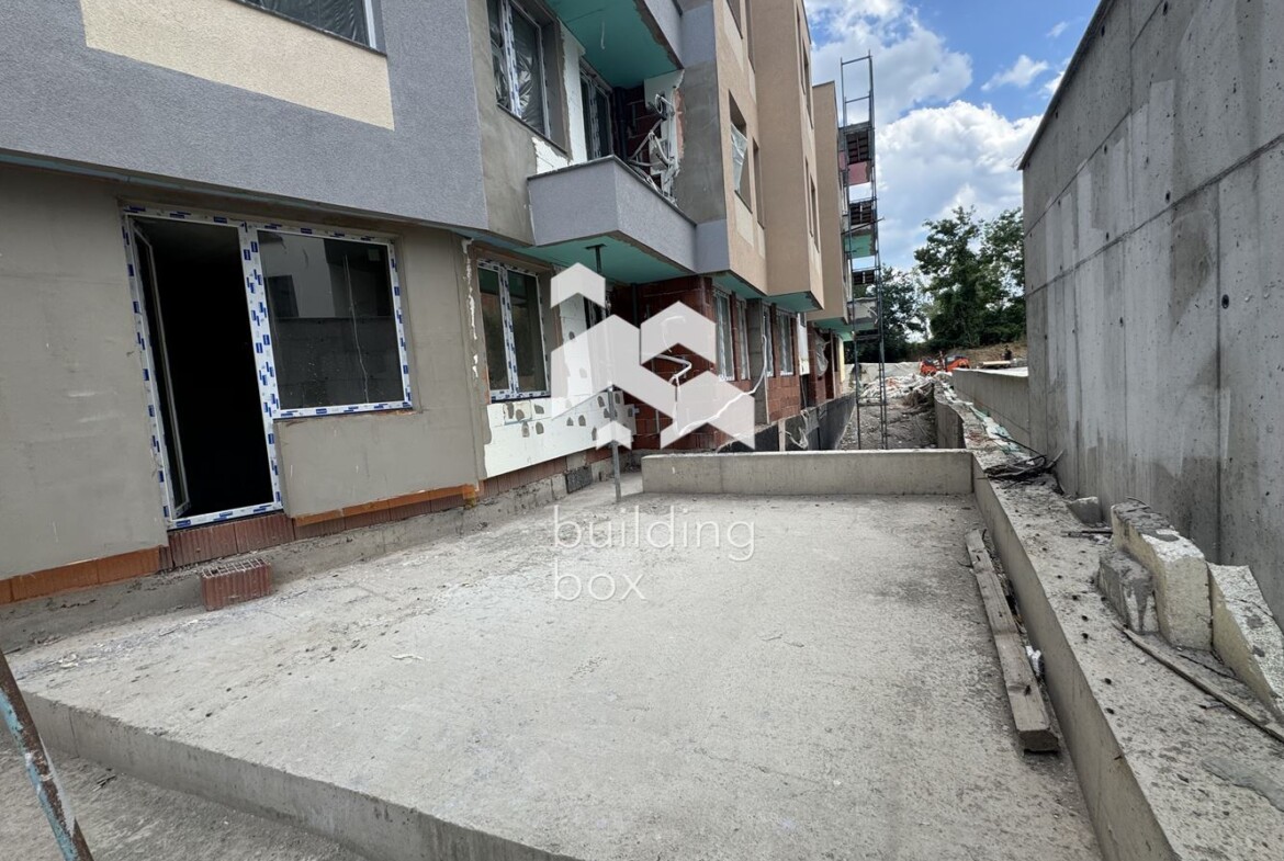 Продава тристаен апартамент в Малинова долина - 0