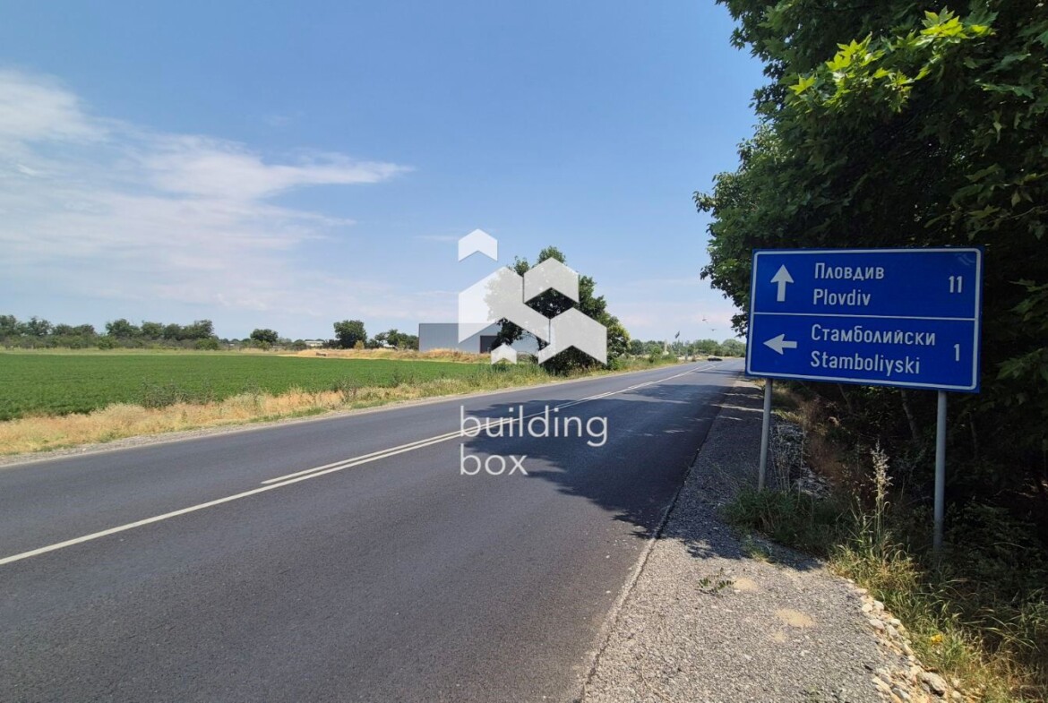 Парцел в землището на гр. Перущица - 0