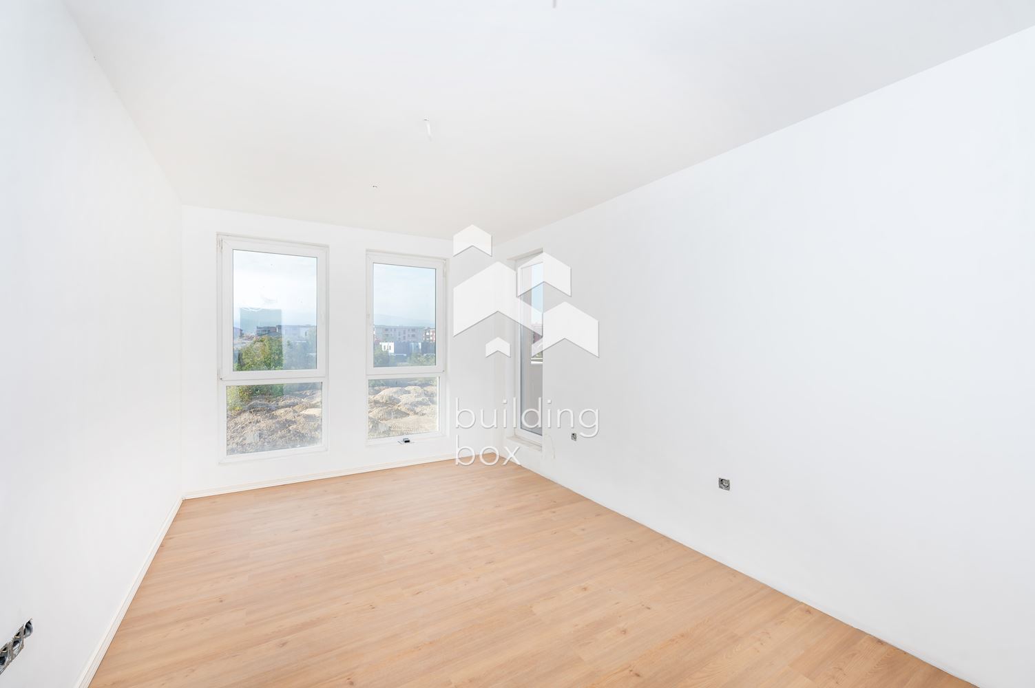 Тристаен апартамент пред АКТ16 - кв. Остромила - 0