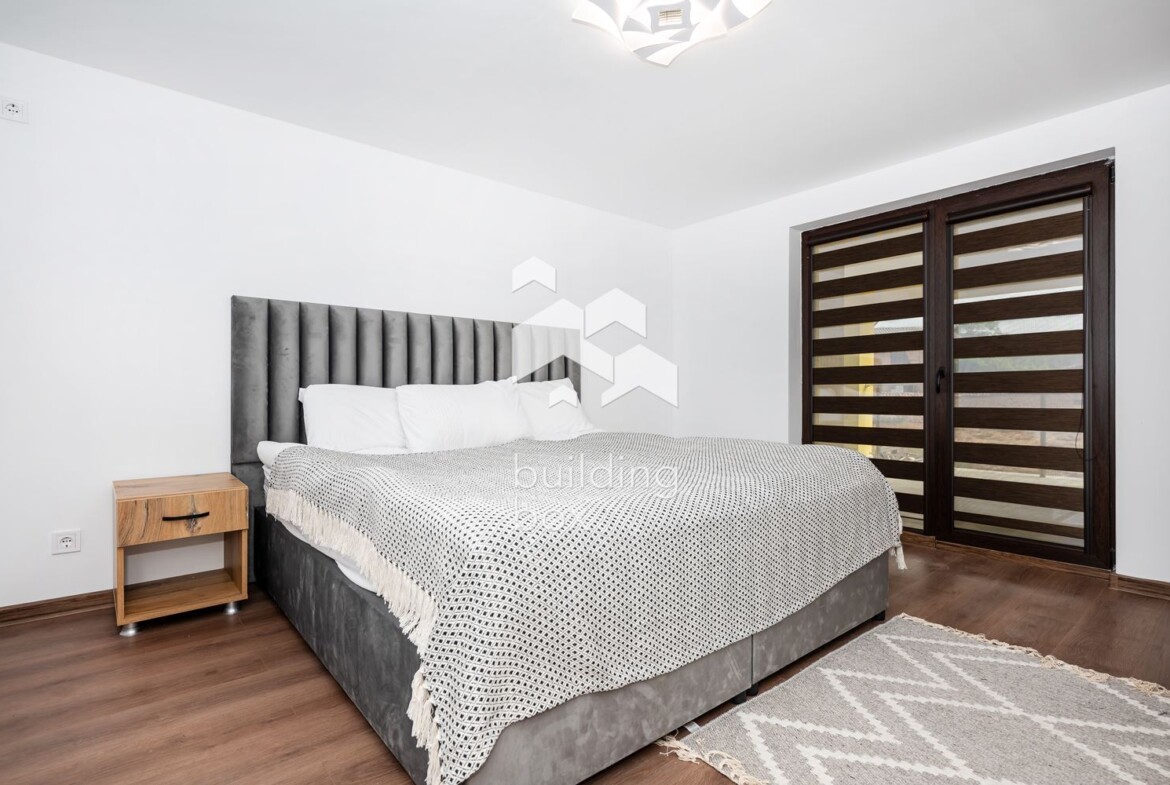 Луксозен имот в с. Старосел - 0