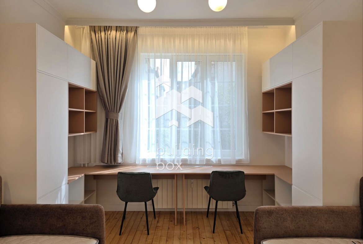 Тристаен апартамент в идеален Център - 0