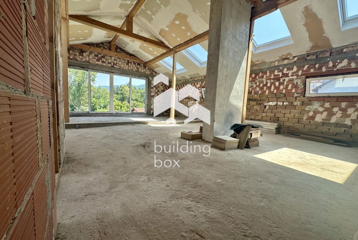 Къща в с. Лозен - 0