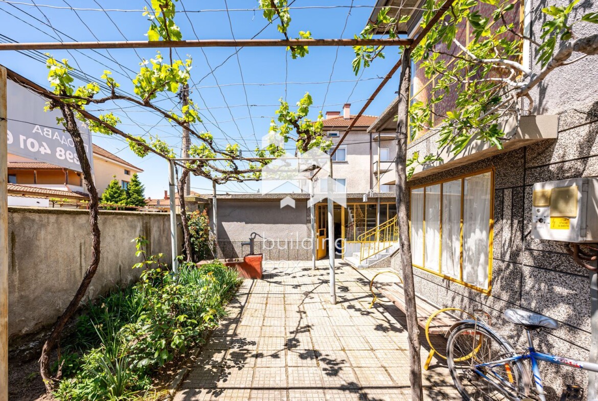 Двуетажна къща - гр. Раковски - 0