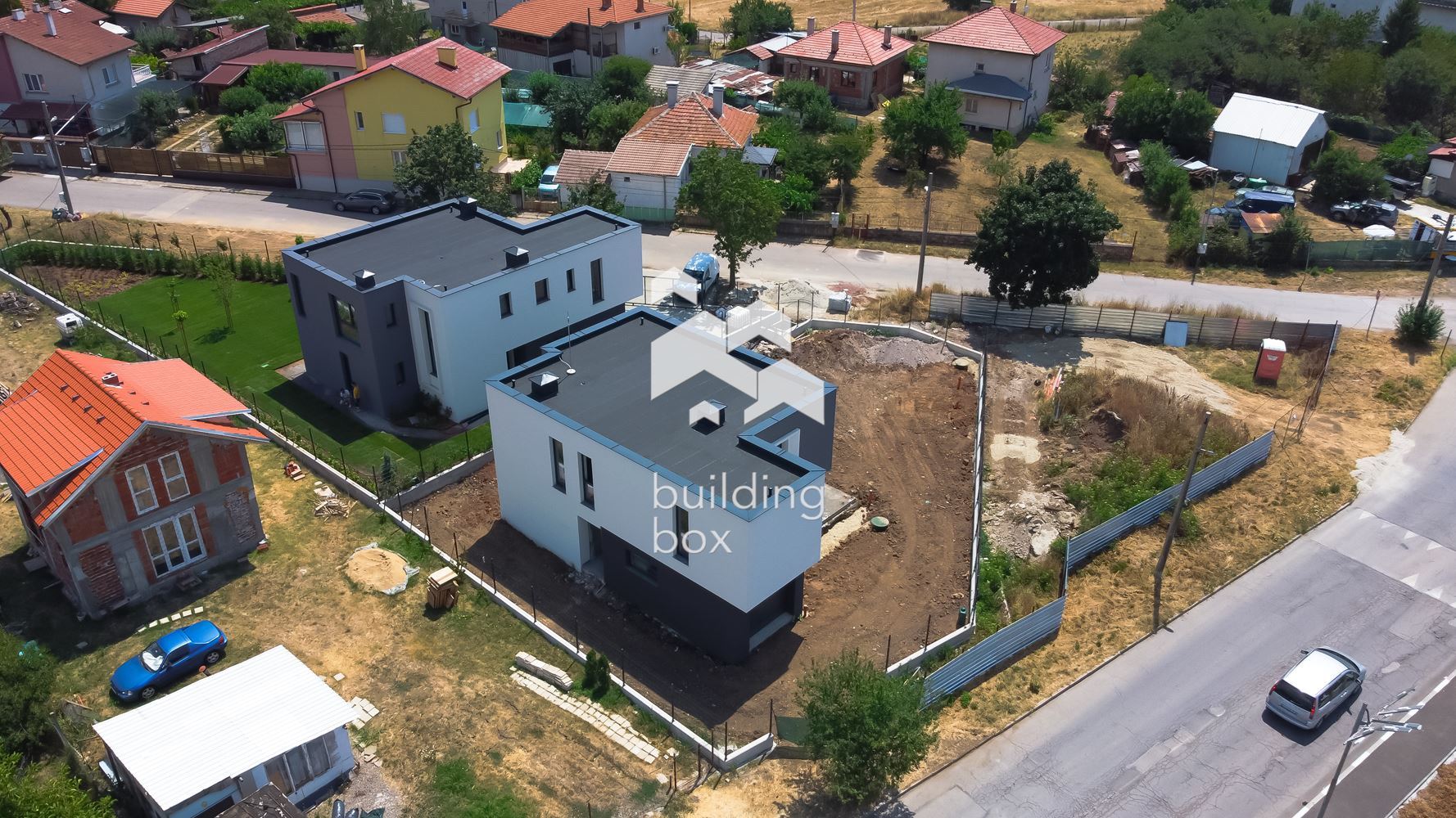 Къща на 20 минути от центъра на град София - 0