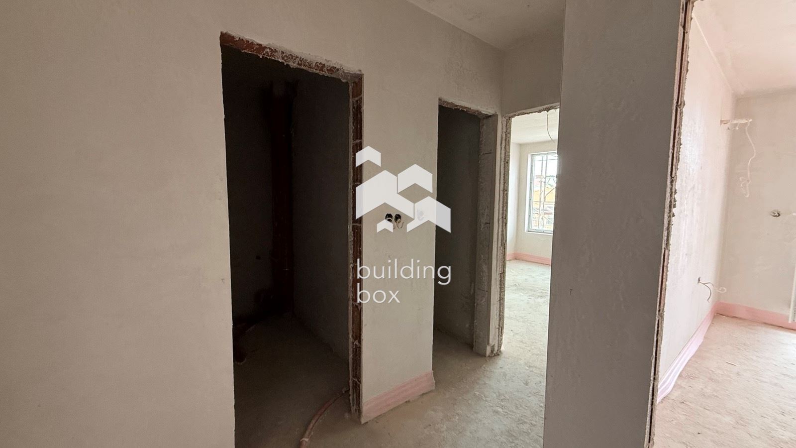 Тристаен апартамент с акт 14 - 0