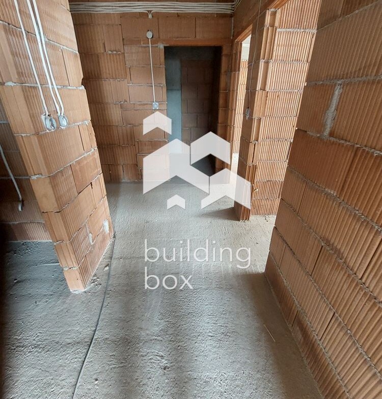 Тристаен апартамент до "Дентален университет" - гр. Пловдив - 0