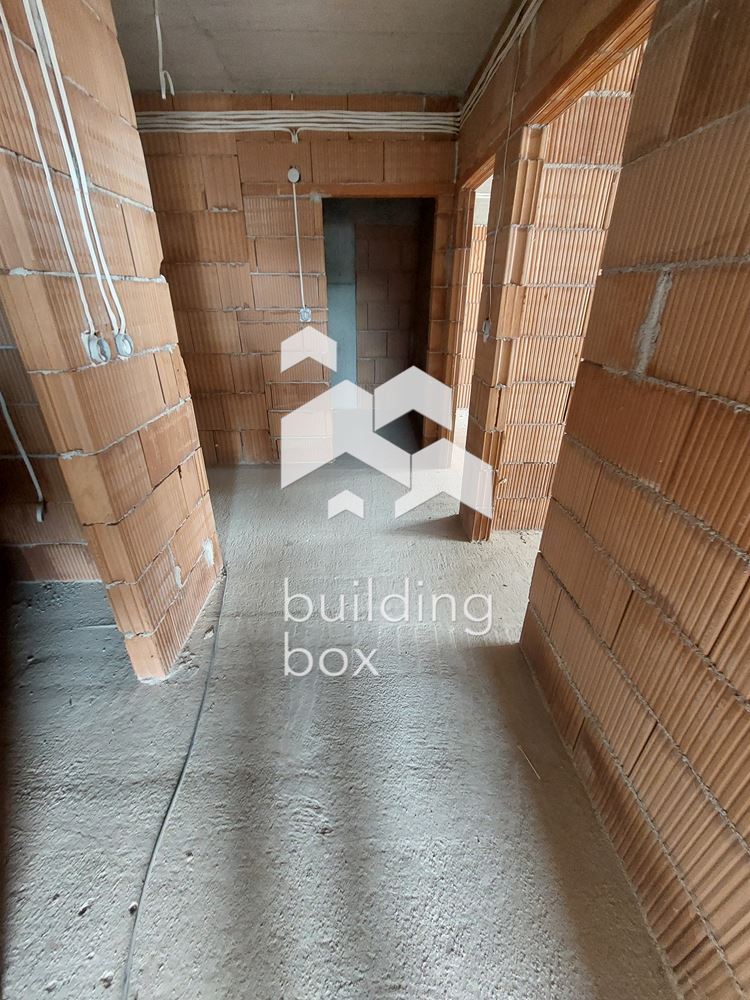 Тристаен апартамент до "Дентален университет" - гр. Пловдив - 0