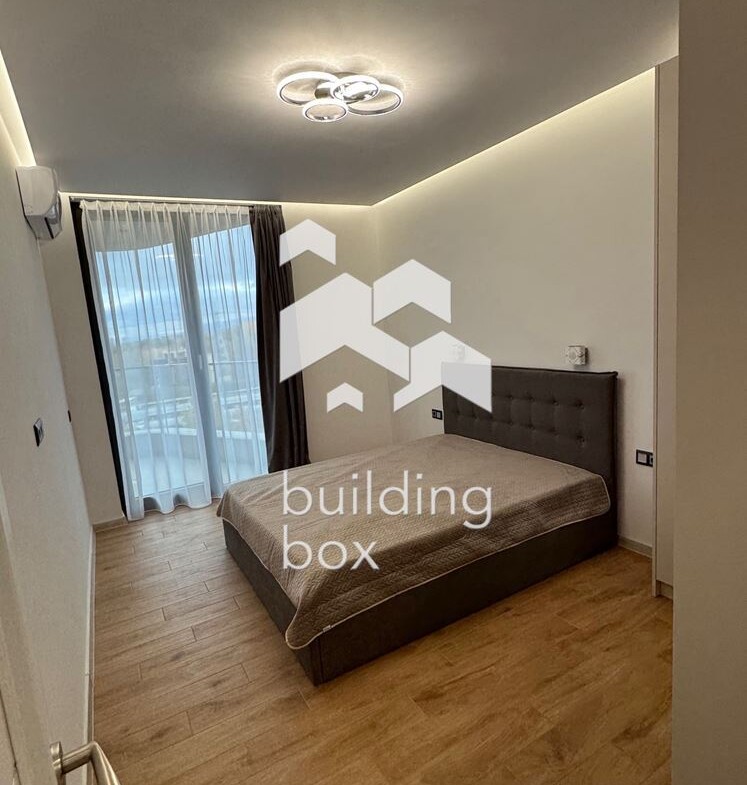 Продава двустаен апартамент в кв. Кръстова вада - 0