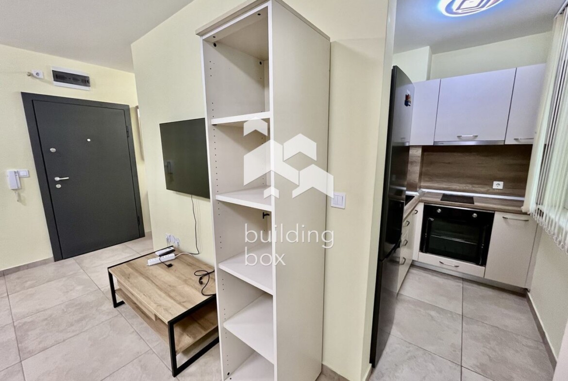 Тристаен апартамент, ул. Флора - 0