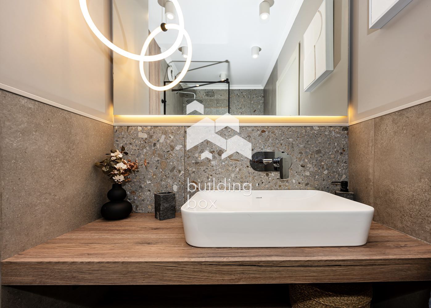 Многостаен обзаведен апартамент - кв. "Беломорски" - 0