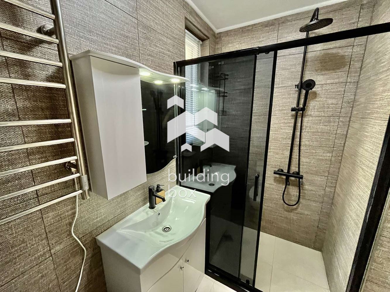 Тристаен апартамент в Център - 0