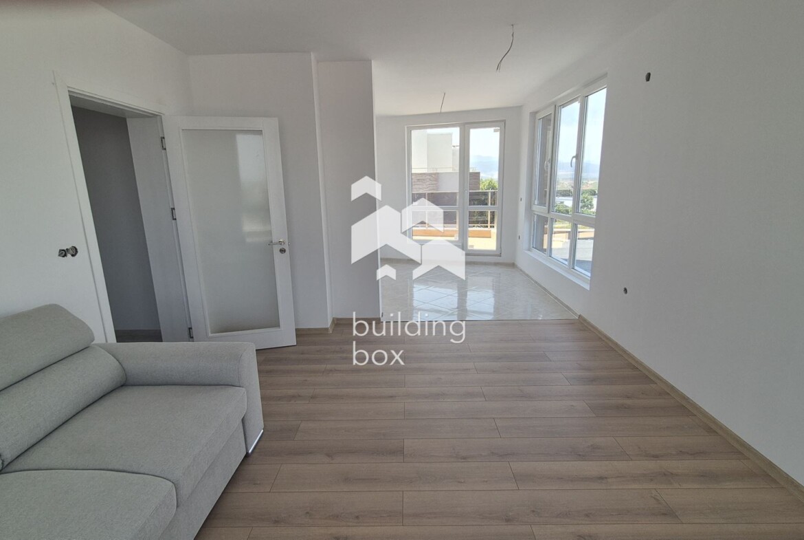 Тристаен апартамент в нова сграда - бул. "Коматевско шосе" - 0