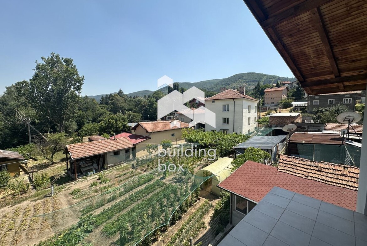 Къща в с. Лозен - 0