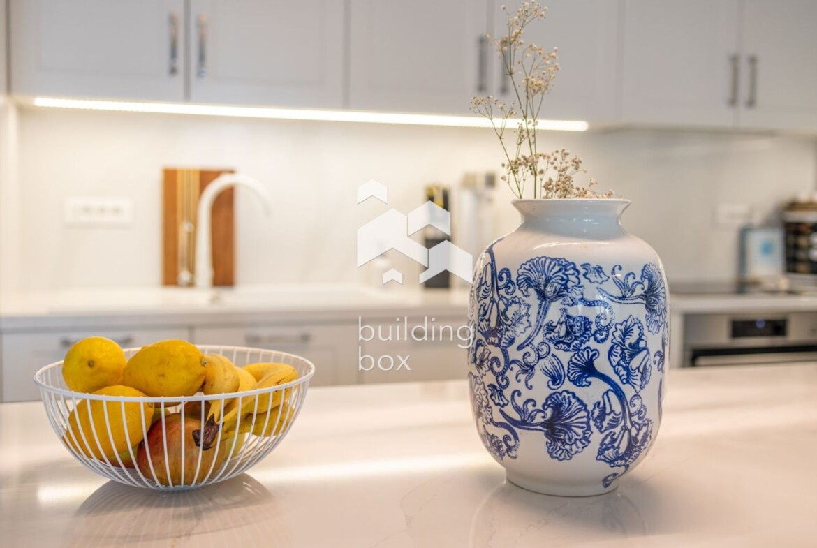 Лукс, простор и море – апартамент в бутикова сграда до к.к. Св. Св. Константин и Елена - 0