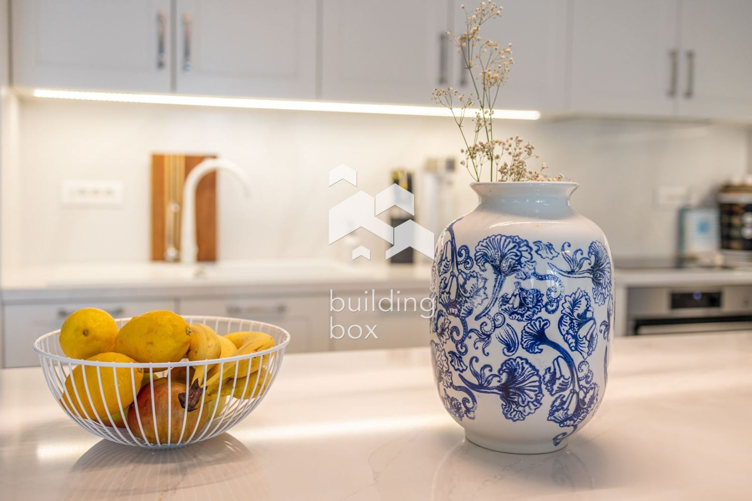 Лукс, простор и море – апартамент в бутикова сграда до к.к. Св. Св. Константин и Елена - 0