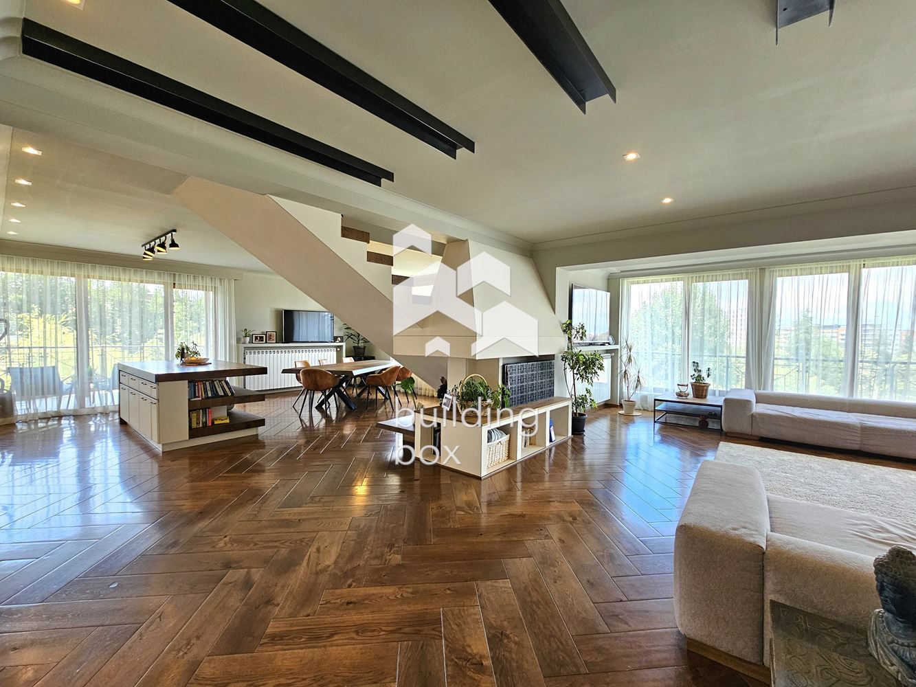 Четиристаен апартамент в престижния комплекс Maxi - 0