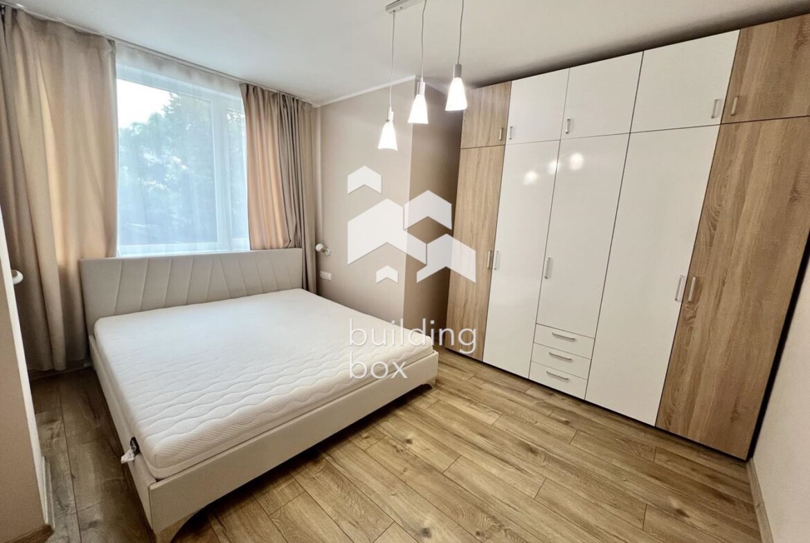 Тристаен апартамент в Център - 0