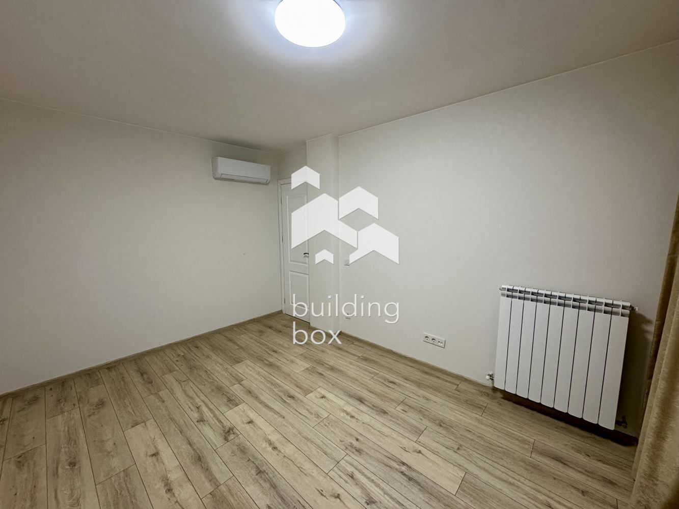 Многостаен апартамент до метро - 0