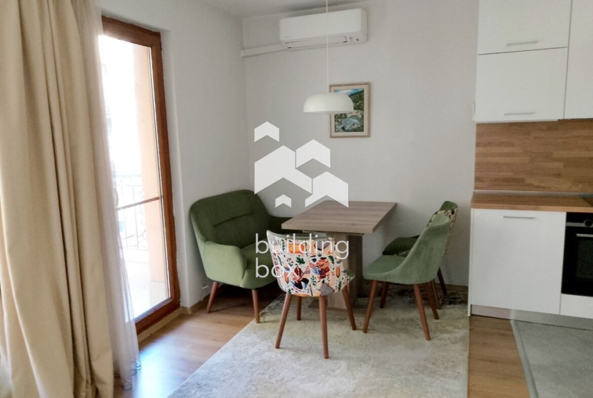 Уютен тристаен апартамент в кв. Оборище - 0