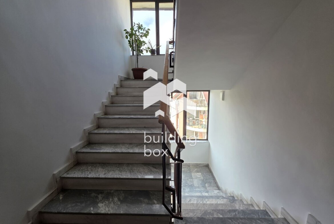 Просторен многостаен апартамент в Лозенец - 0