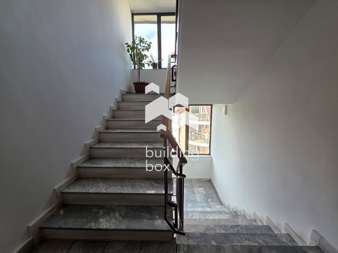 Просторен многостаен апартамент в Лозенец - 0