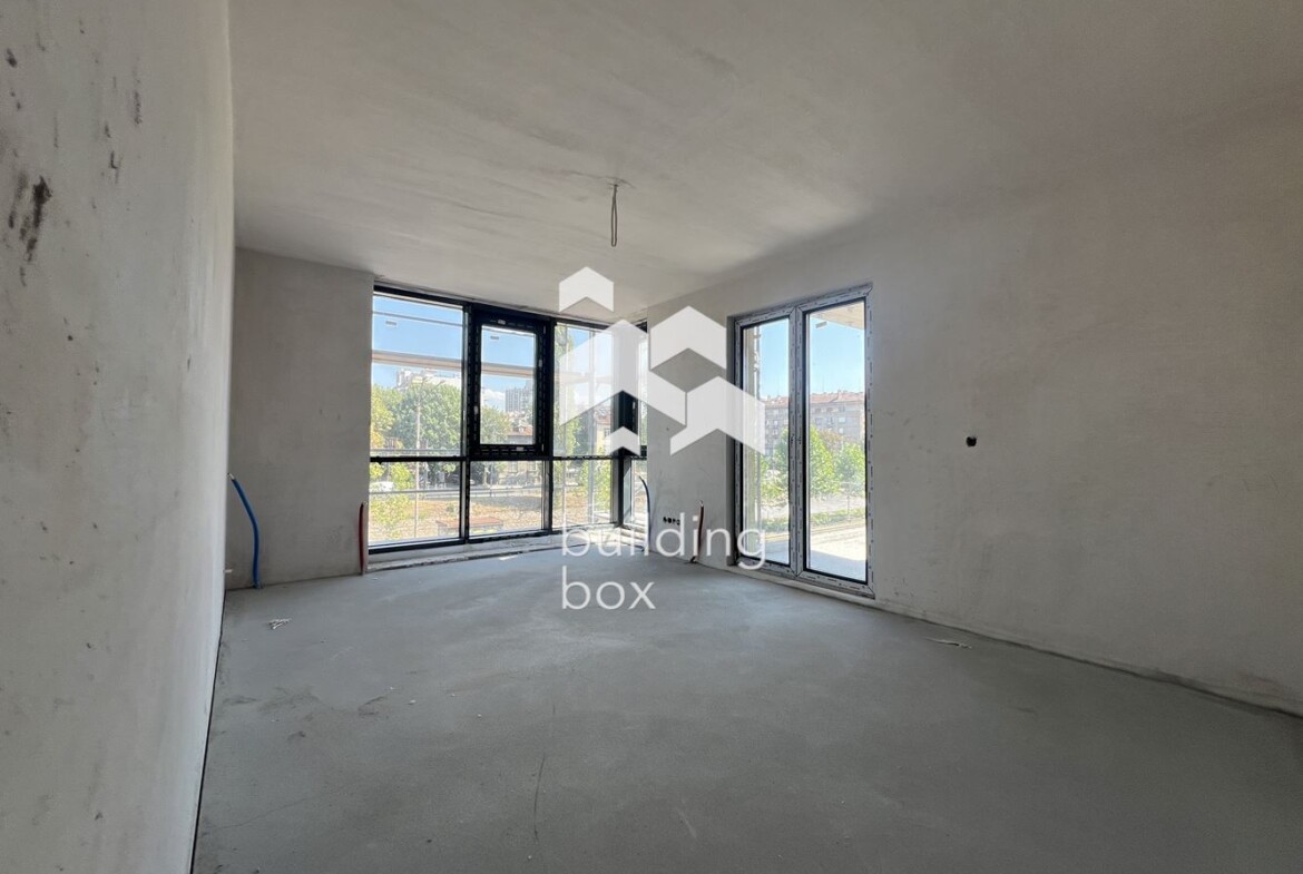 Тристаен апартамент в нова модерна сграда – Централна София - 0