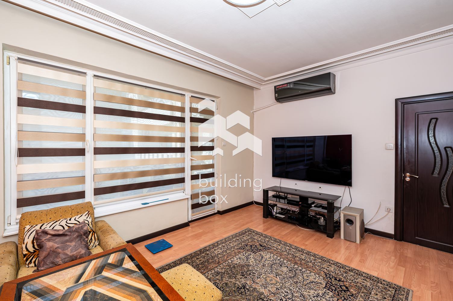 Тристаен апартамент до Събота пазара - 0