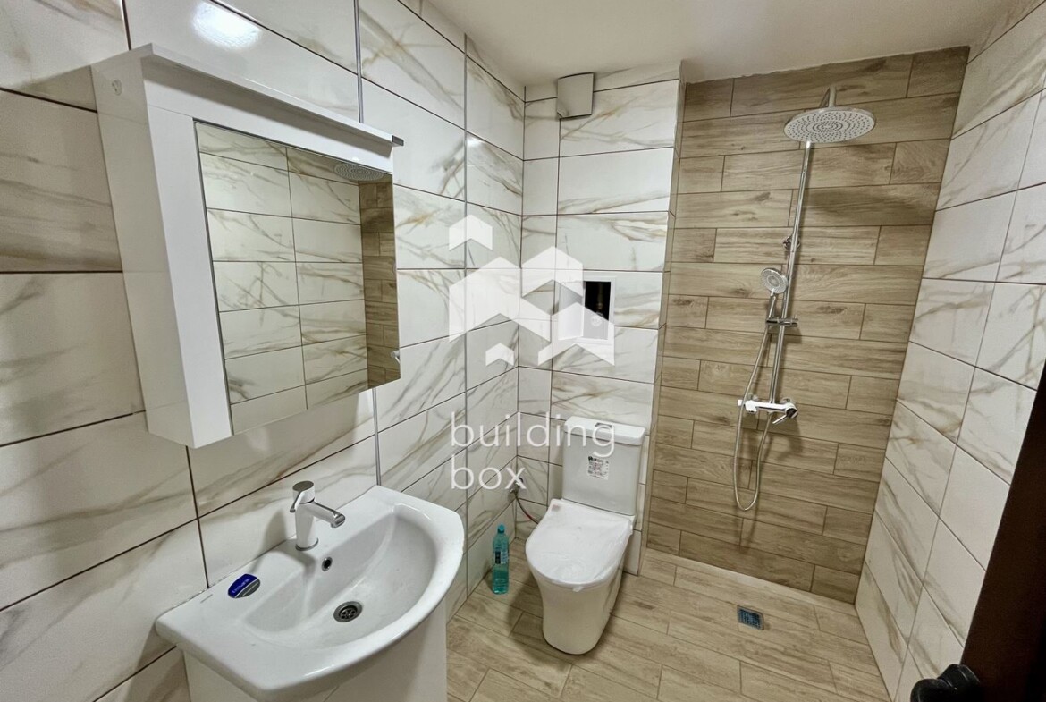 Чисто нов тристаен апартамент, ул. Флора - 0